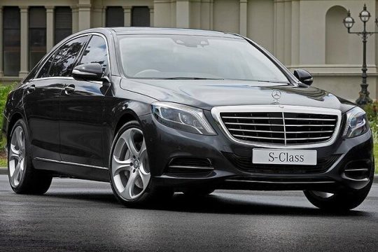 Arrival Private Transfer SFO Airport to Oakland in a Luxury Car
